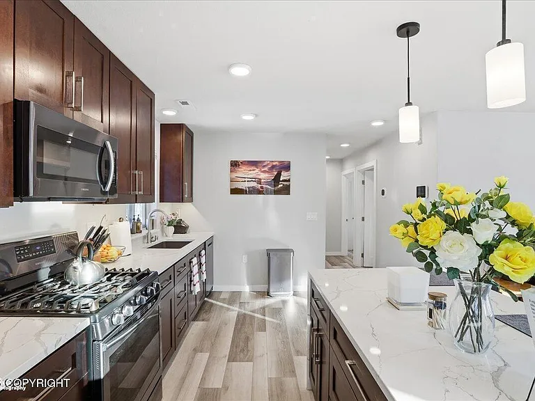 511 W 17th Ave #513 — Photo 9