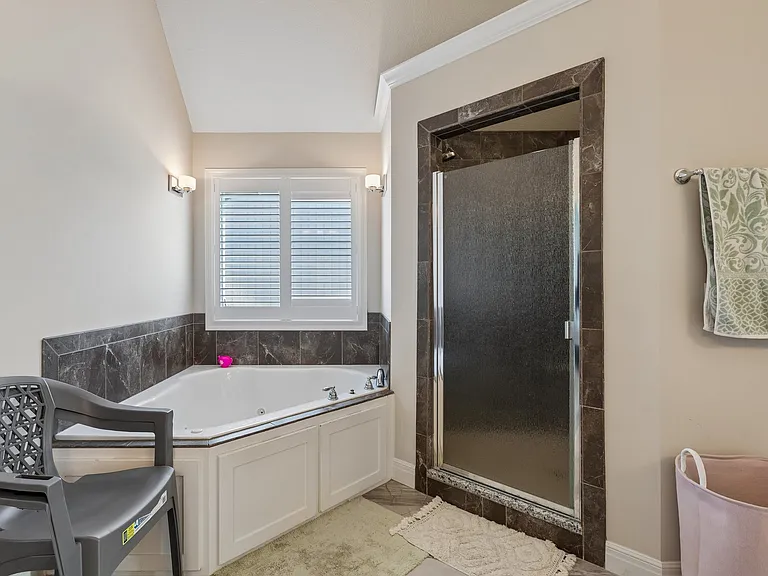16324 Farley St — Photo 30