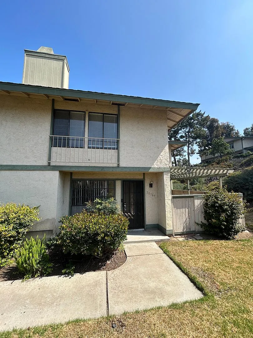 Upgraded 3 Bed 1.5 Bath Condo in Mira Mesa — Photo 1