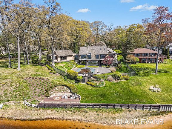 3rd image of 4069 Forest Point Dr