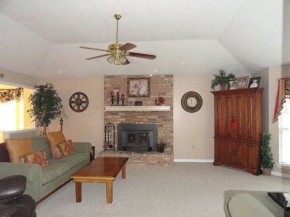 4th image of 458 Margiana Dr