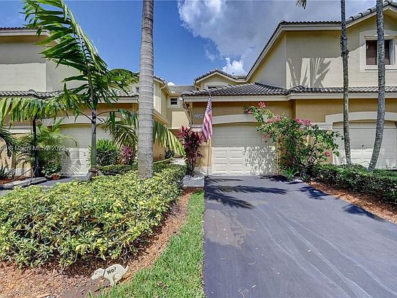 2nd image of 2320 Pasadena Way #2320