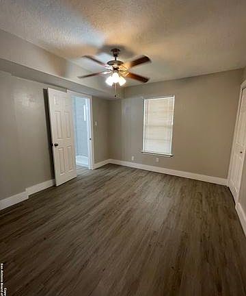 3rd image of 125 Victor St APT 5
