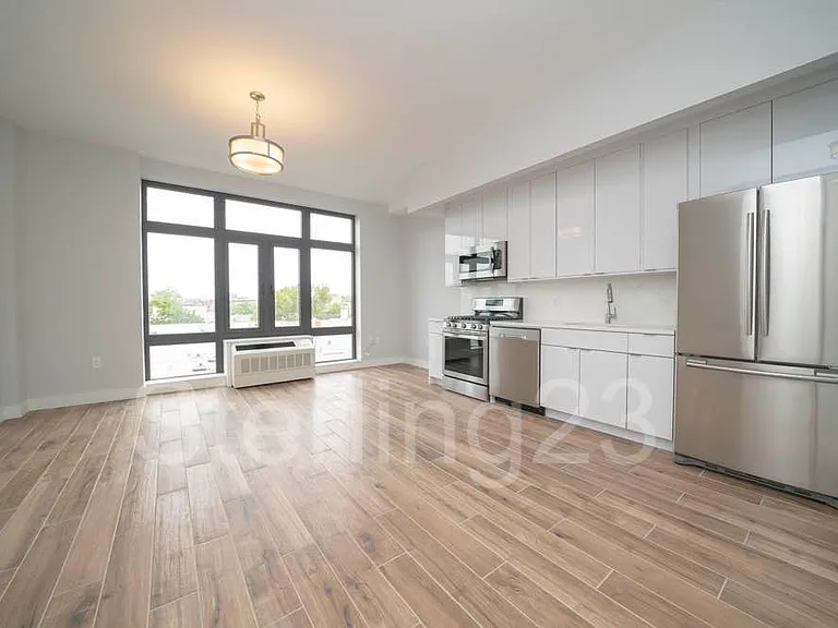 31-12 24th Ave #2C — Photo 1
