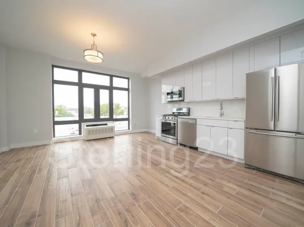 3112 24th Ave, Long Island City, NY