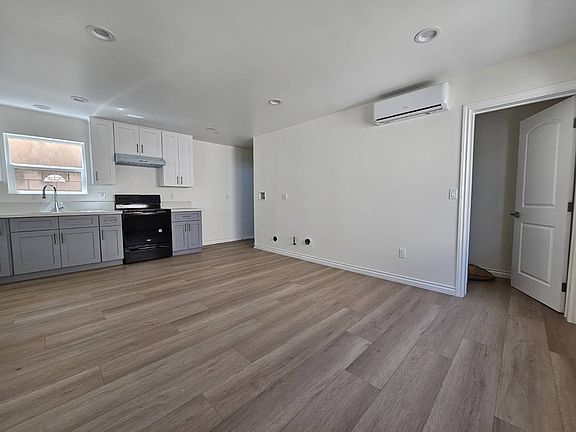 4th image of 2631 Brighton St #2645