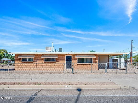 2nd image of 1070 S Tucson Blvd