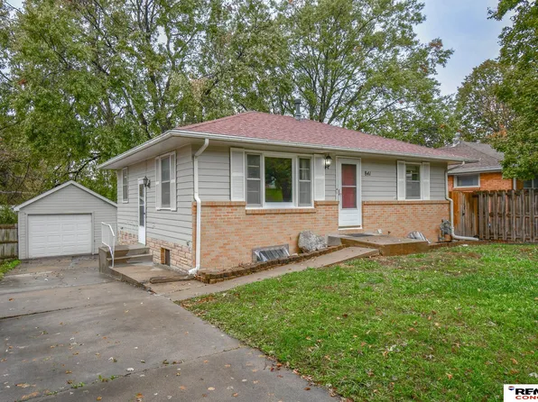 841 S 46th St, Lincoln, NE 68510