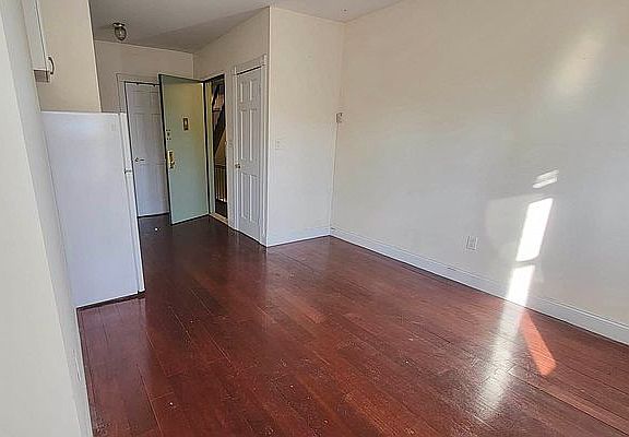 2nd image of 106 Charles St APT 14