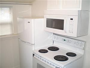 2nd image of 590 Tyler St APT 7