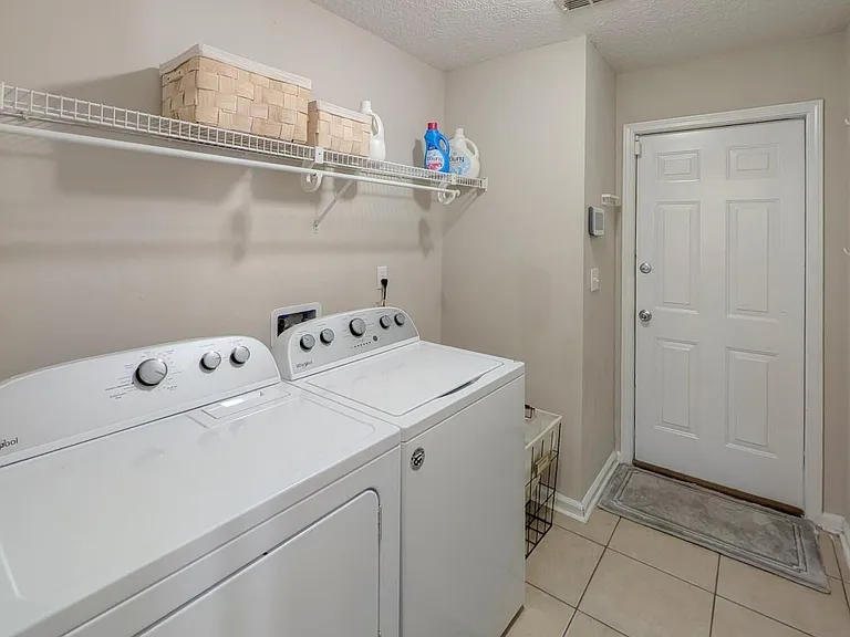 12985 Harborton Dr — Photo 23