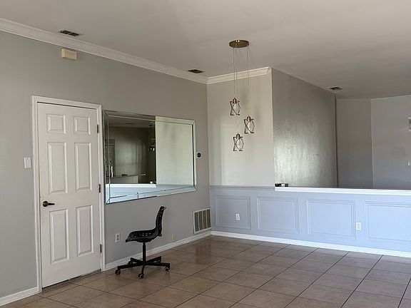 2nd image of 462 Woodbury Pines Cir