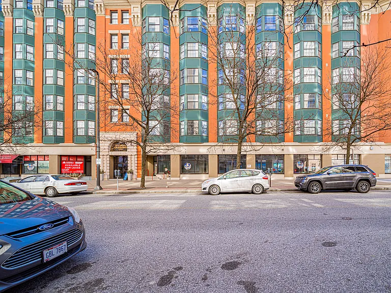 Huron Square — Photo 30