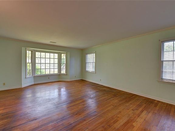 4th image of 633 Bartow St