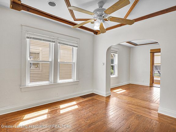 3rd image of 210 N Francis Ave