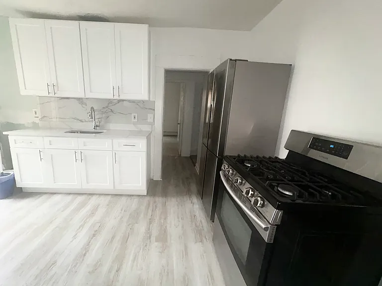 127 Pearl St #1 — Photo 6