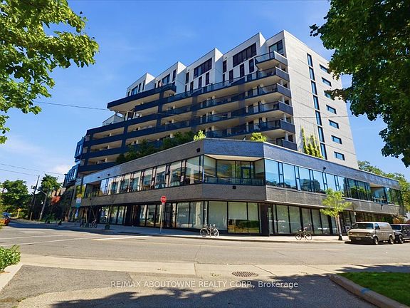 2nd image of 41 Dovercourt Rd #805