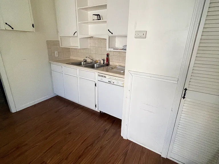 Cudaback Ave — Photo 10