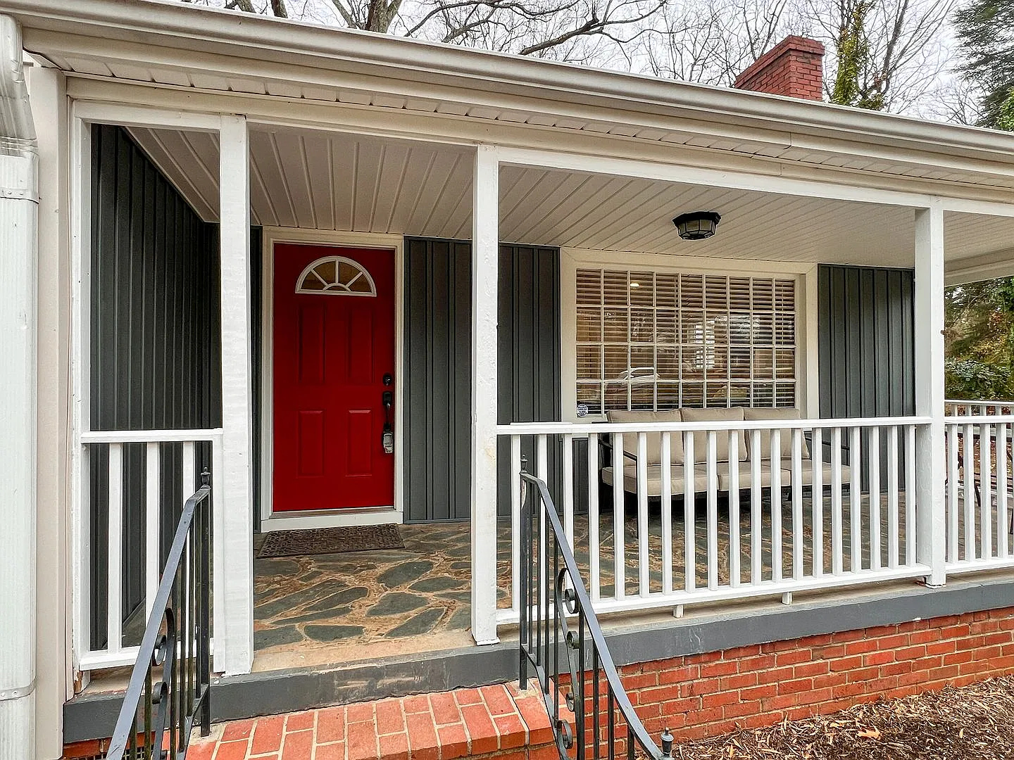 1226 Brookwood Drive Available 06/01/2028-29 Fully Furnished, . — Photo 2