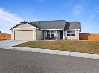 3709 Artesia Dr, Pasco, WA 99301