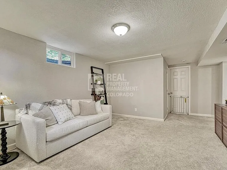 4252 S Logan St — Photo 30