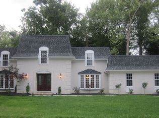 23942 Stonehedge Dr, Westlake, OH