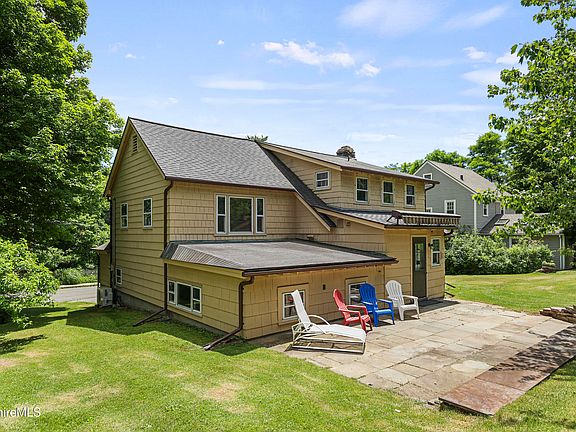 3rd image of 14 Prospect St