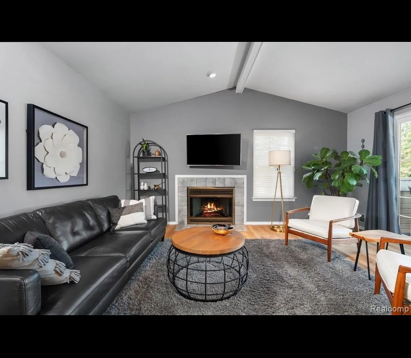 2 bed, 1450 sqft, $2,000 — Photo 2