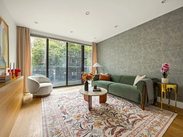 143 Meserole St #2B, Brooklyn, NY 11206