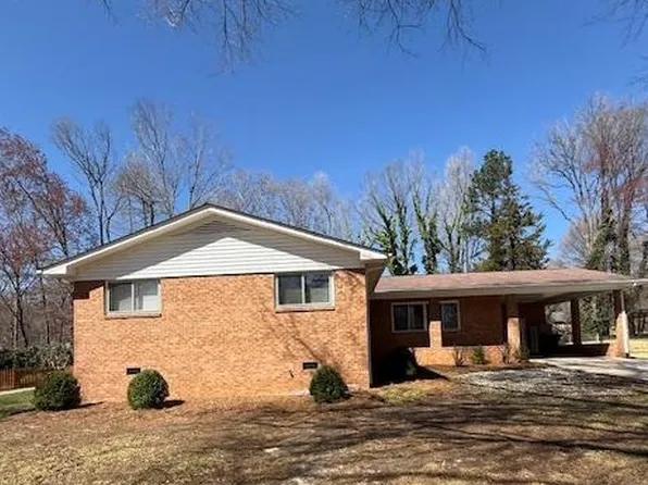 2120 Belmont Dr, Reidsville, NC 27320