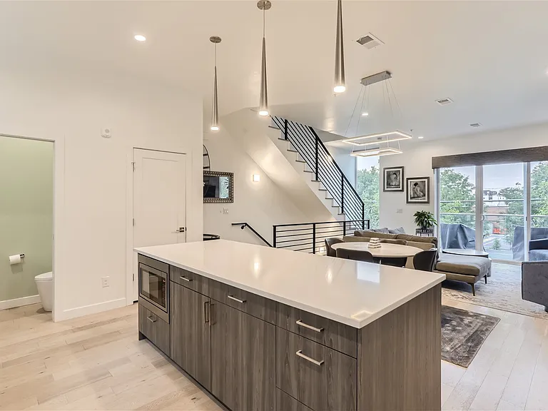 1608 Irving St #4 — Photo 11