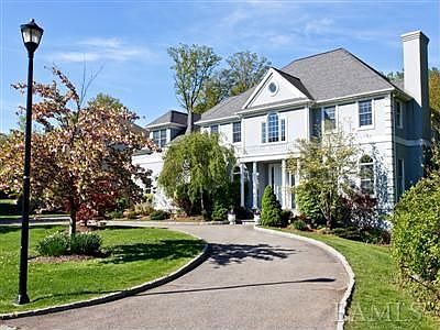 2nd image of 127 Stonewall Cir