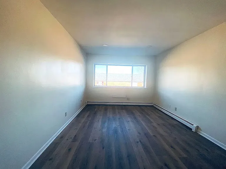 402 Stuyvesant Ave #4B — Photo 3