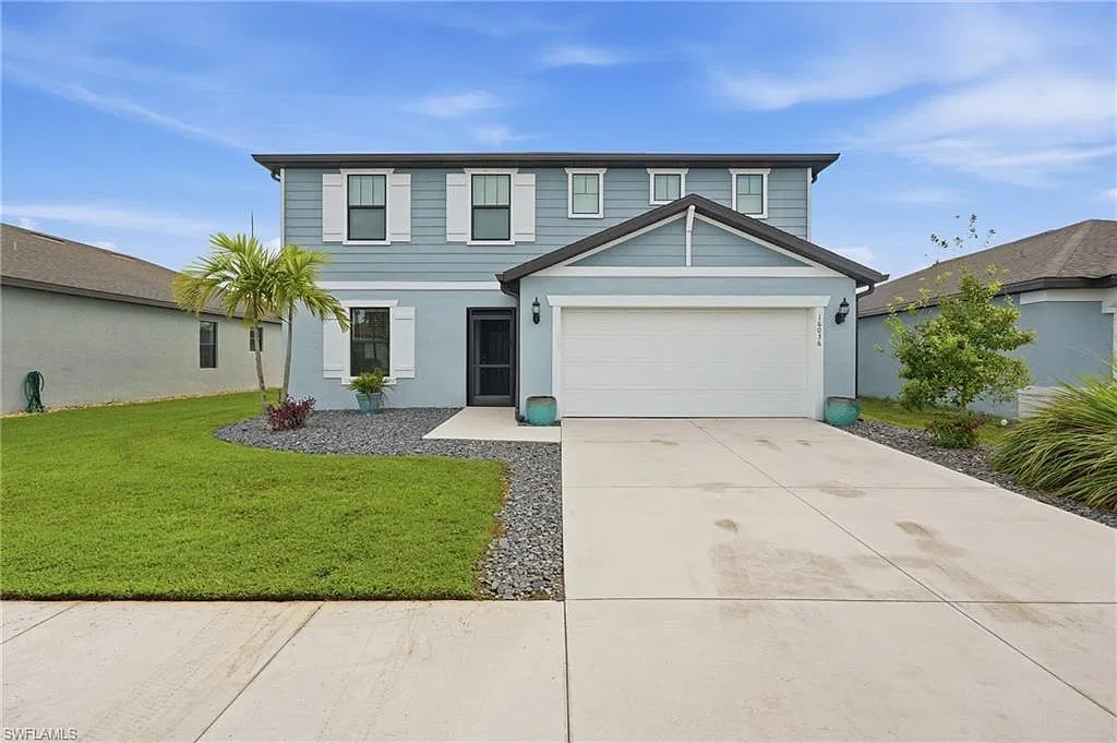 4 bed, 2.5 bath, 2402 sqft, $3,300 — Photo 1