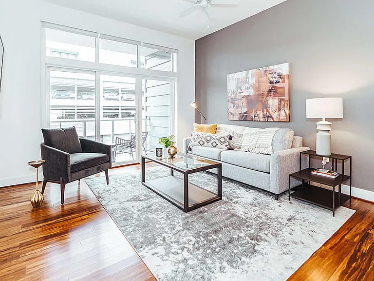 Reserve on 3rd — Photo 4