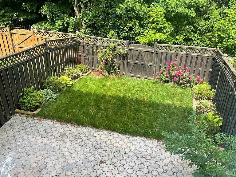 4805 Springmaid Ln — Photo 2