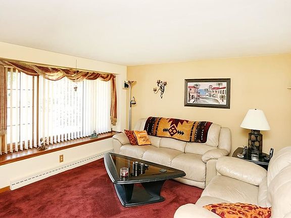 3rd image of 55 Albion Ave