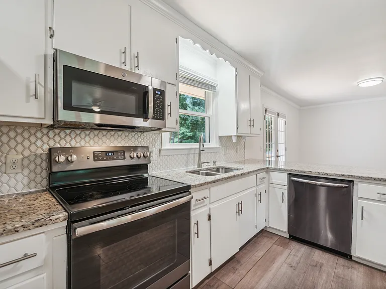 2514 Glover Rd — Photo 6