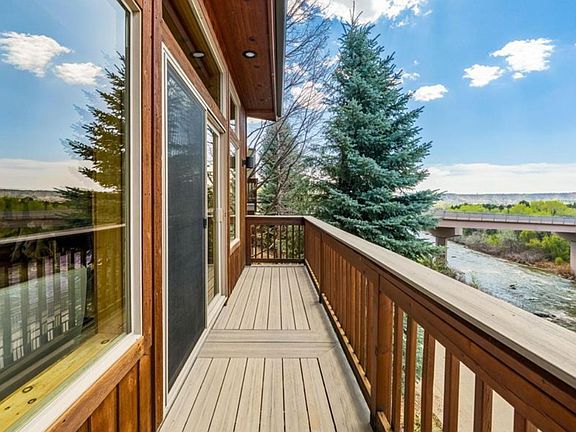 2nd image of 50 River Oaks Dr