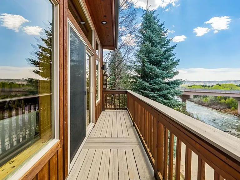50 River Oaks Dr — Photo 2
