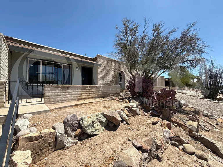 1846 W Caravelle Rd — Photo 2