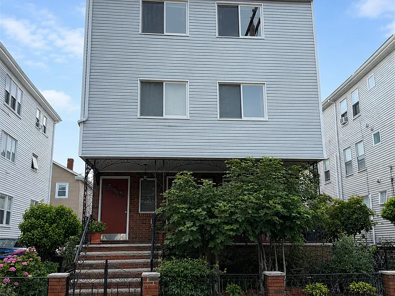 230 Cedar St — Photo 6