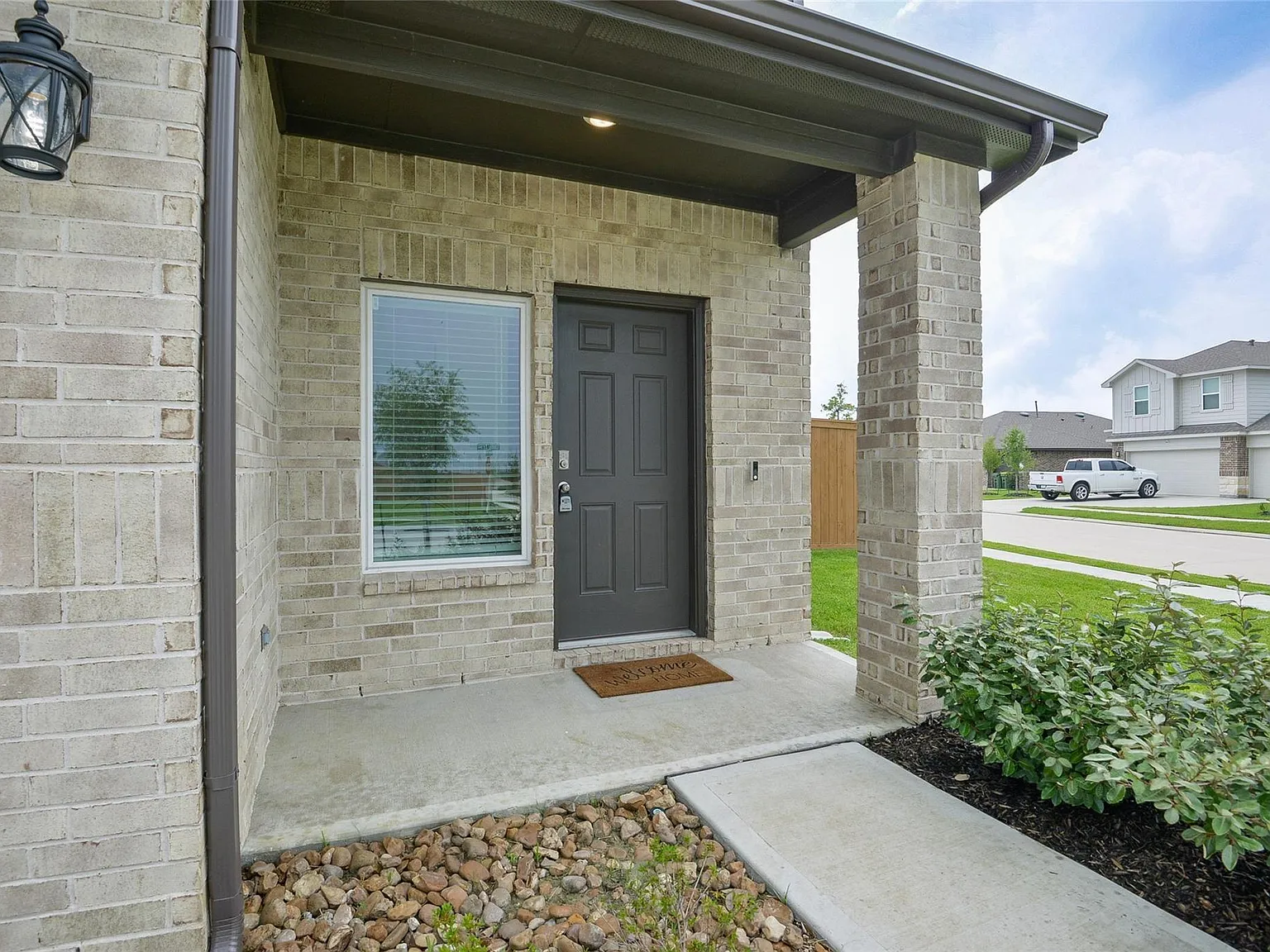 4 bed, 2.5 bath, 2182 sqft, $2,500 — Photo 3