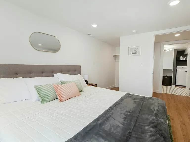 Main King size bedroom with Smart TV