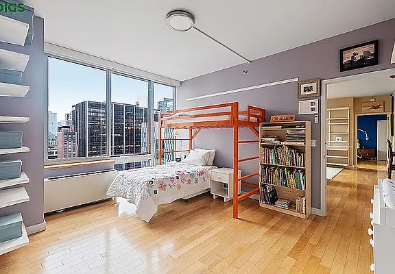 3rd image of 225 W 60th St APT 19A