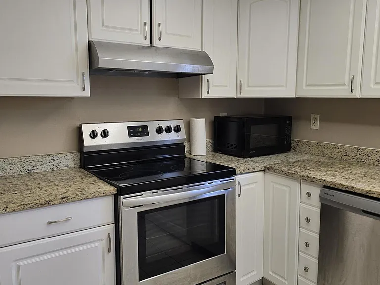 3135 Shady Dell Ln #212 — Photo 13