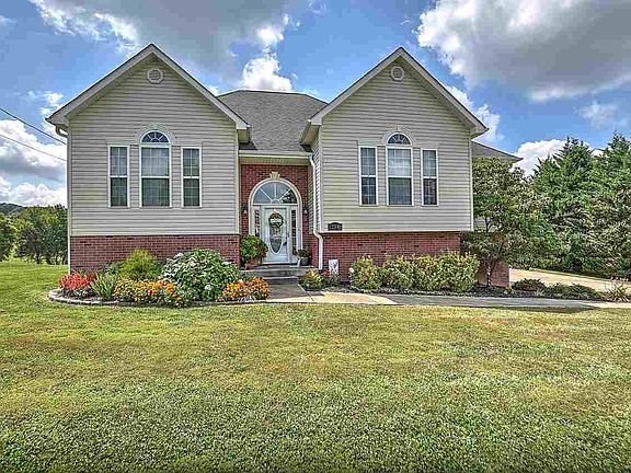 2nd image of 259 Sugar Plum Ln