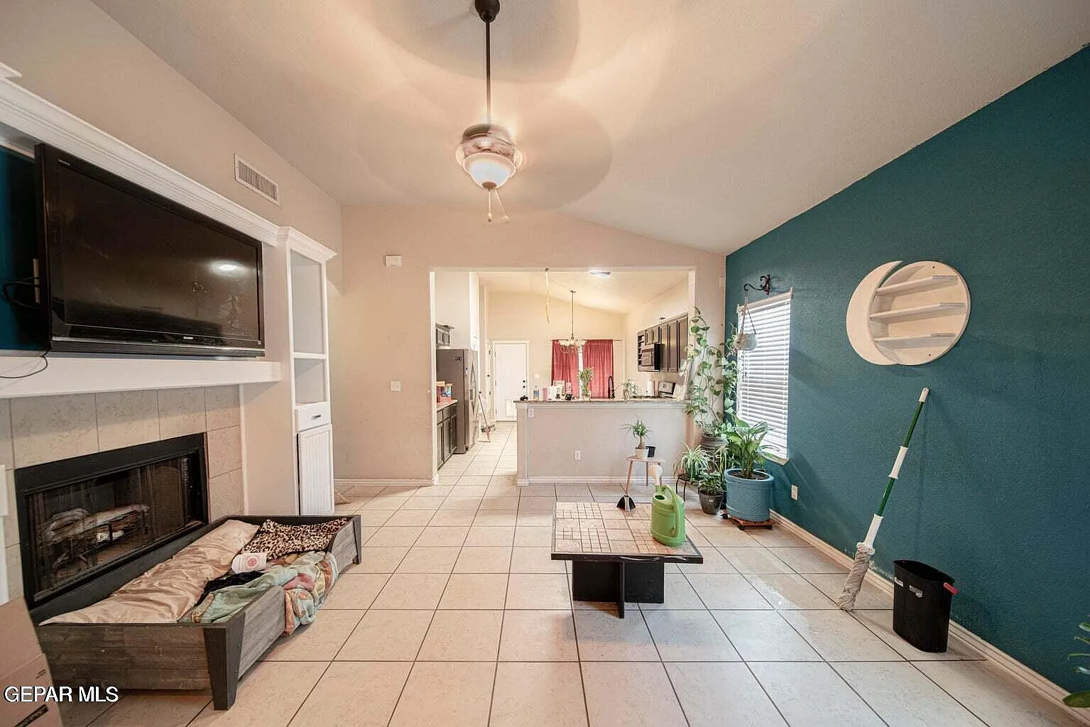 4 bed, 2.0 bath, 1657 sqft, $1,700 — Photo 3