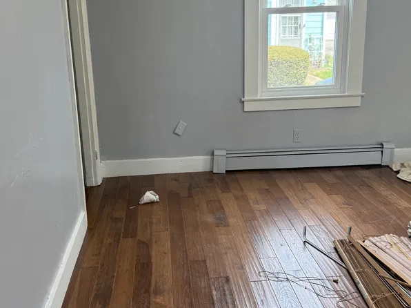 11-13 Pulaski St, Griswold, CT 06351