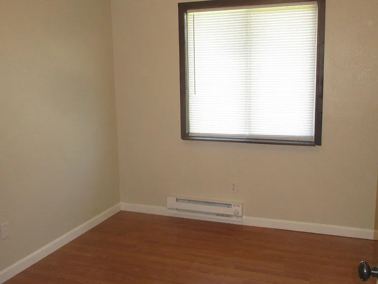 250 N Umpqua St — Photo 20